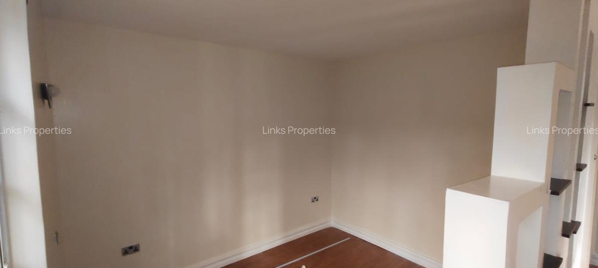 5 Bed Townhouse with En Suite at Karen - 6