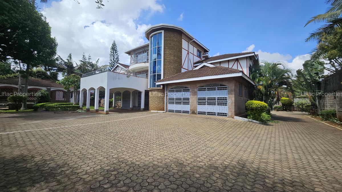 6 Bed House with En Suite in Runda - 1