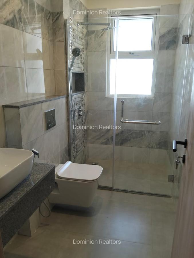2 Bed Apartment with En Suite in Parklands - 4