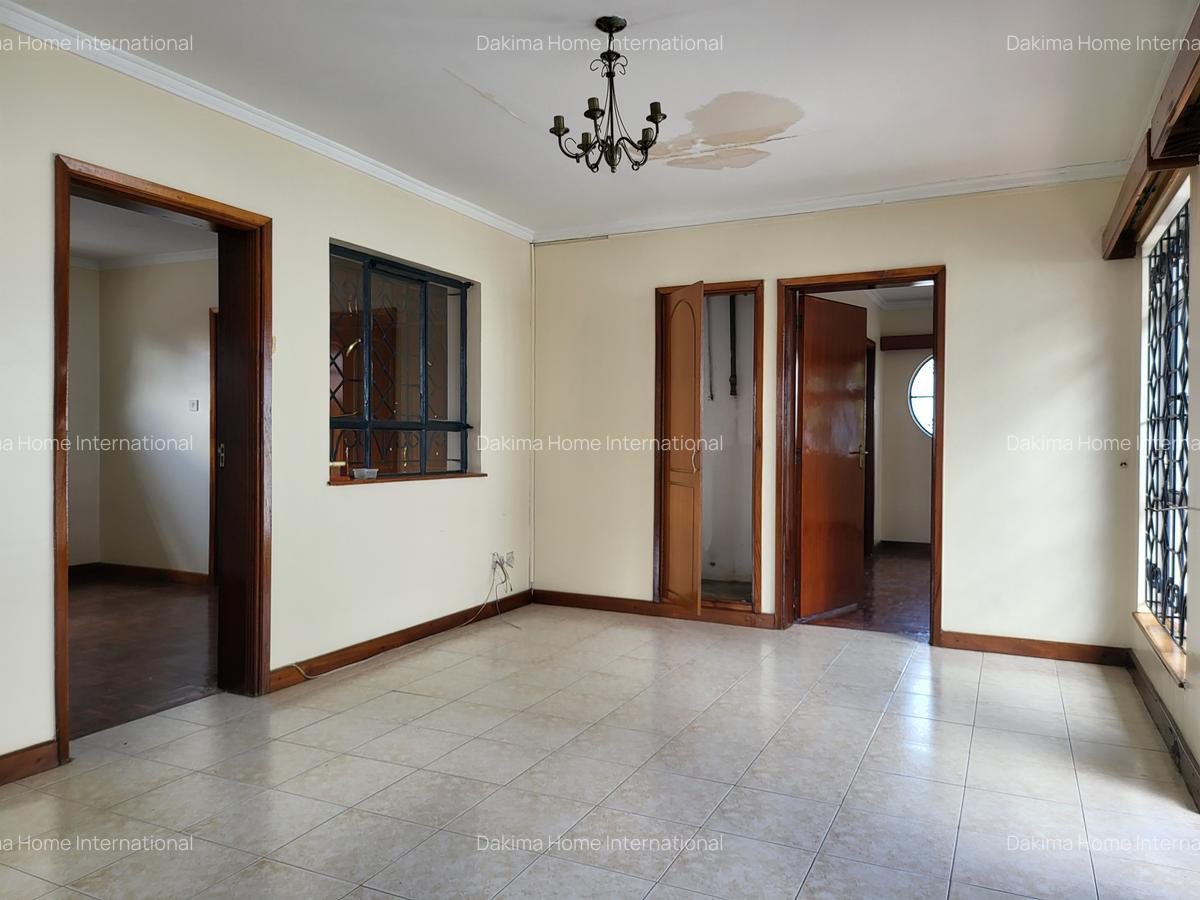 5 Bed Townhouse with En Suite in Spring Valley - 7