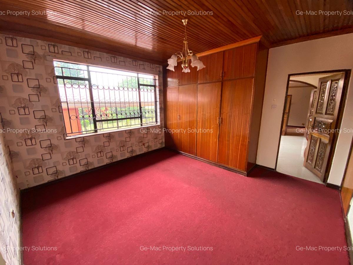 5 Bed House with En Suite in Runda - 10