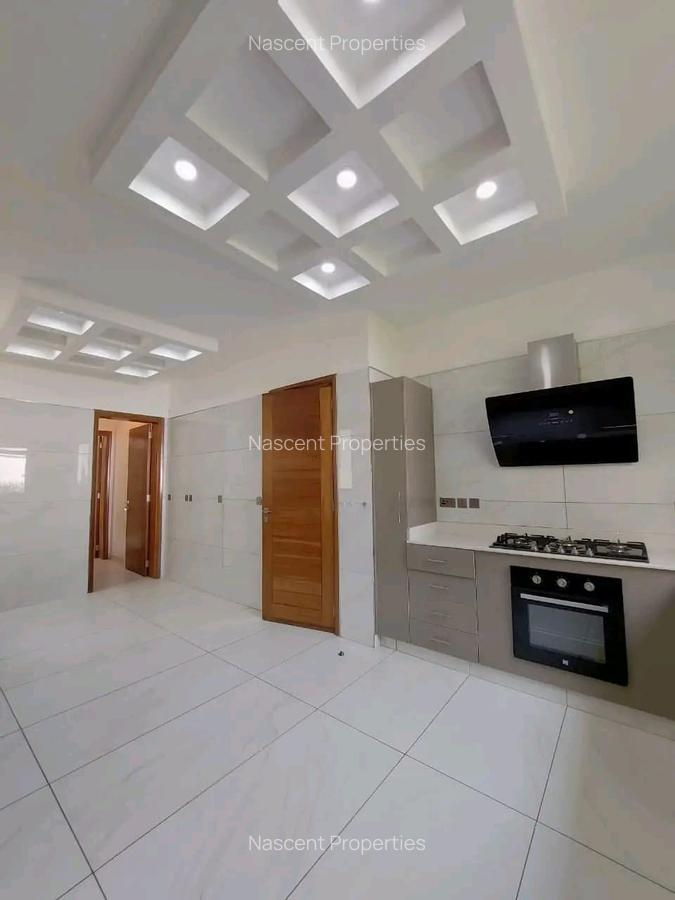6 Bed Townhouse with En Suite in Lavington - 14
