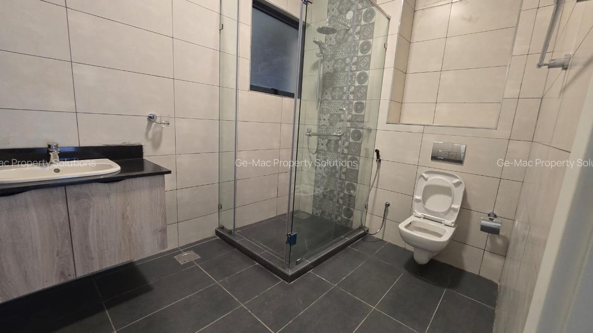 1 Bed Apartment with En Suite in Lavington - 6