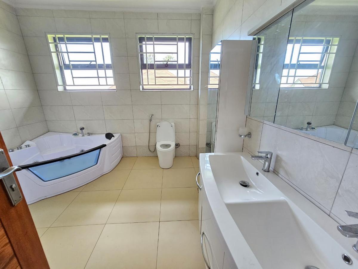 5 Bed Townhouse with En Suite in Kiambu Road - 8