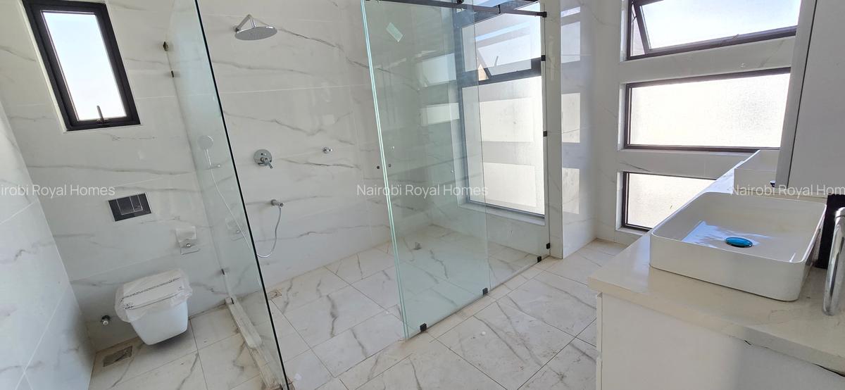 5 Bed Townhouse with En Suite at Lavington Green - 10