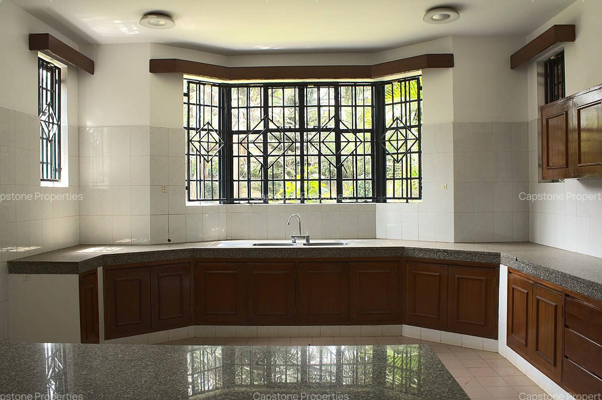 4 Bed Townhouse with En Suite at Runda - 18