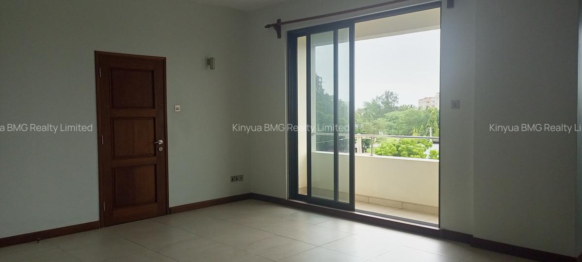 Serviced 2 Bed Apartment with En Suite at Tamarid - 10
