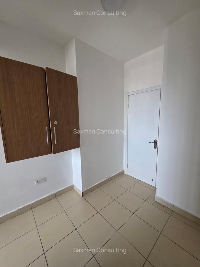 3 Bed Apartment with En Suite in Brookside - 5