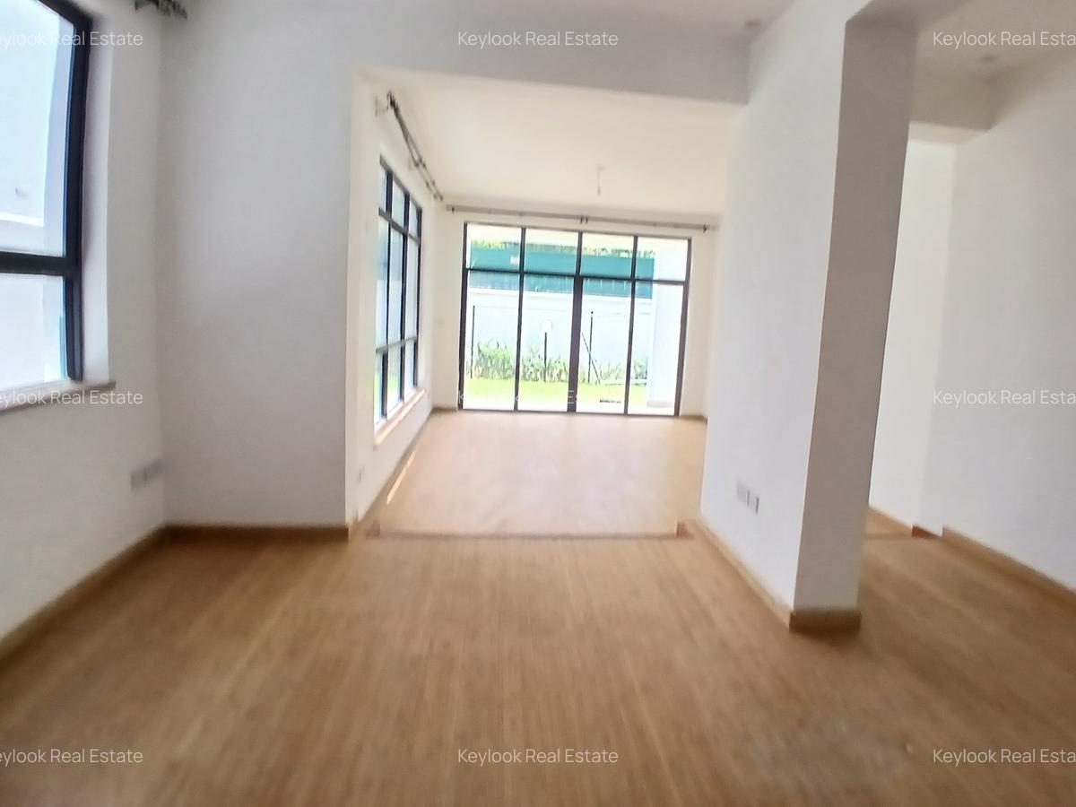 5 Bed Townhouse with En Suite at Lavington - 17