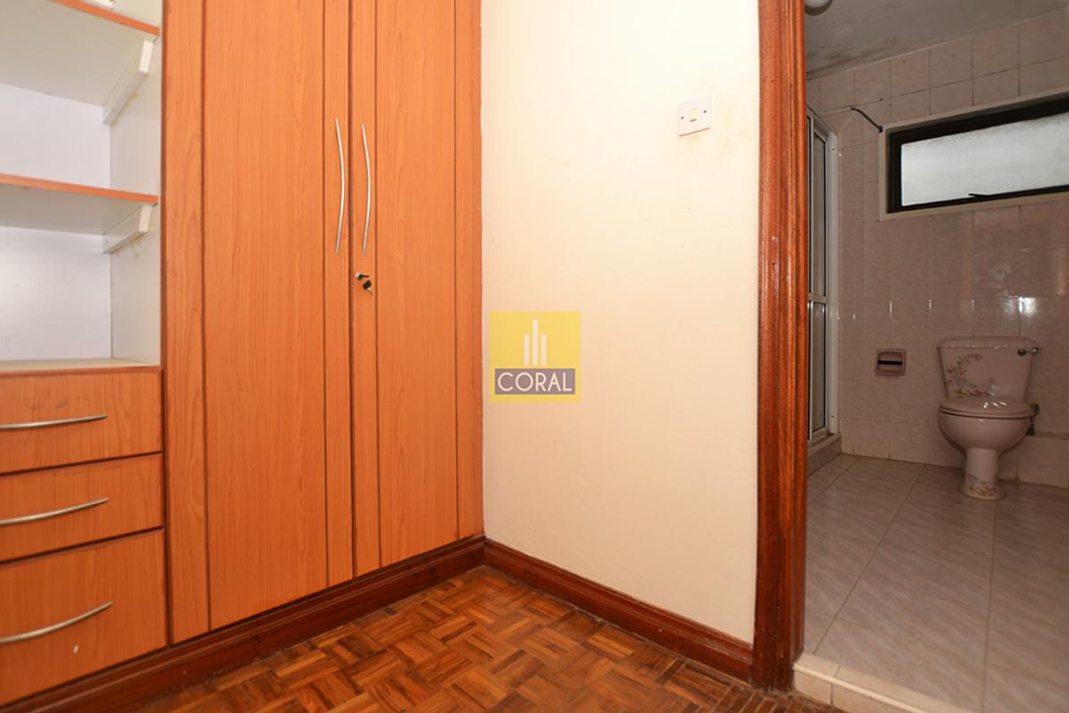 5 Bed Apartment with Parking in Parklands - 15