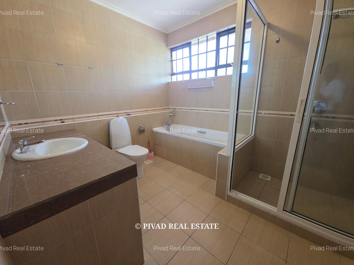 4 Bed Townhouse with Garden in Lavington - 8