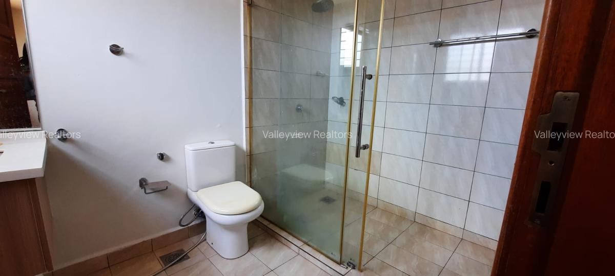 5 Bed Townhouse with En Suite at Lavington - 8