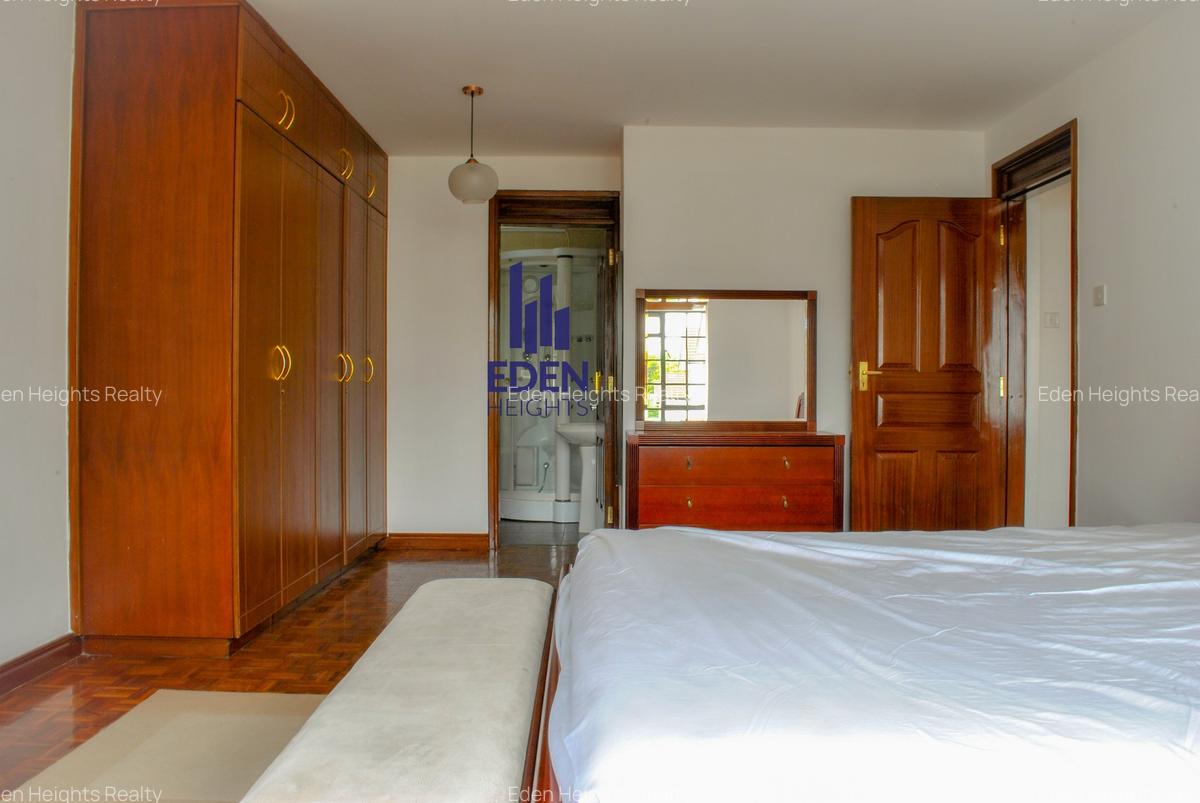 3 Bed Apartment with En Suite in Valley Arcade - 12