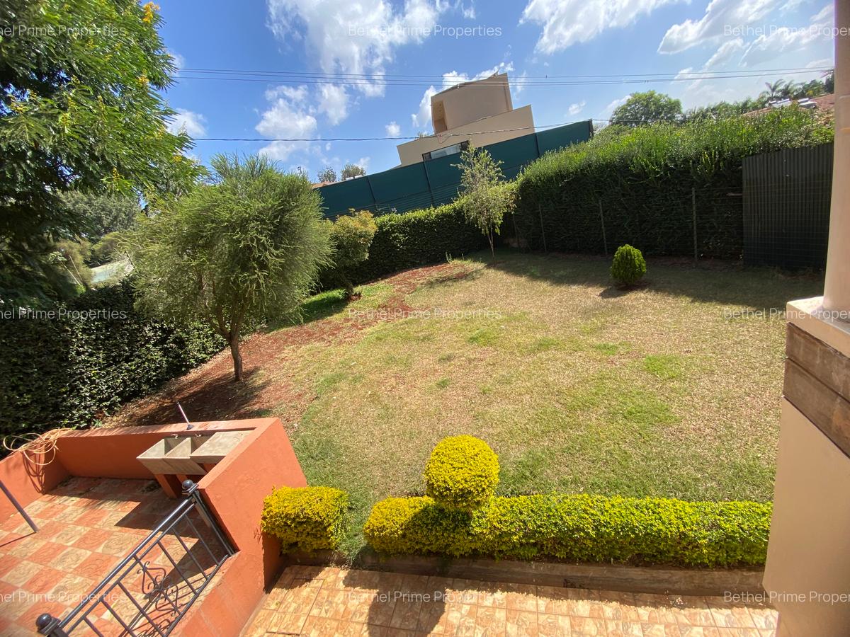 5 Bed Townhouse with En Suite in Nyari - 2