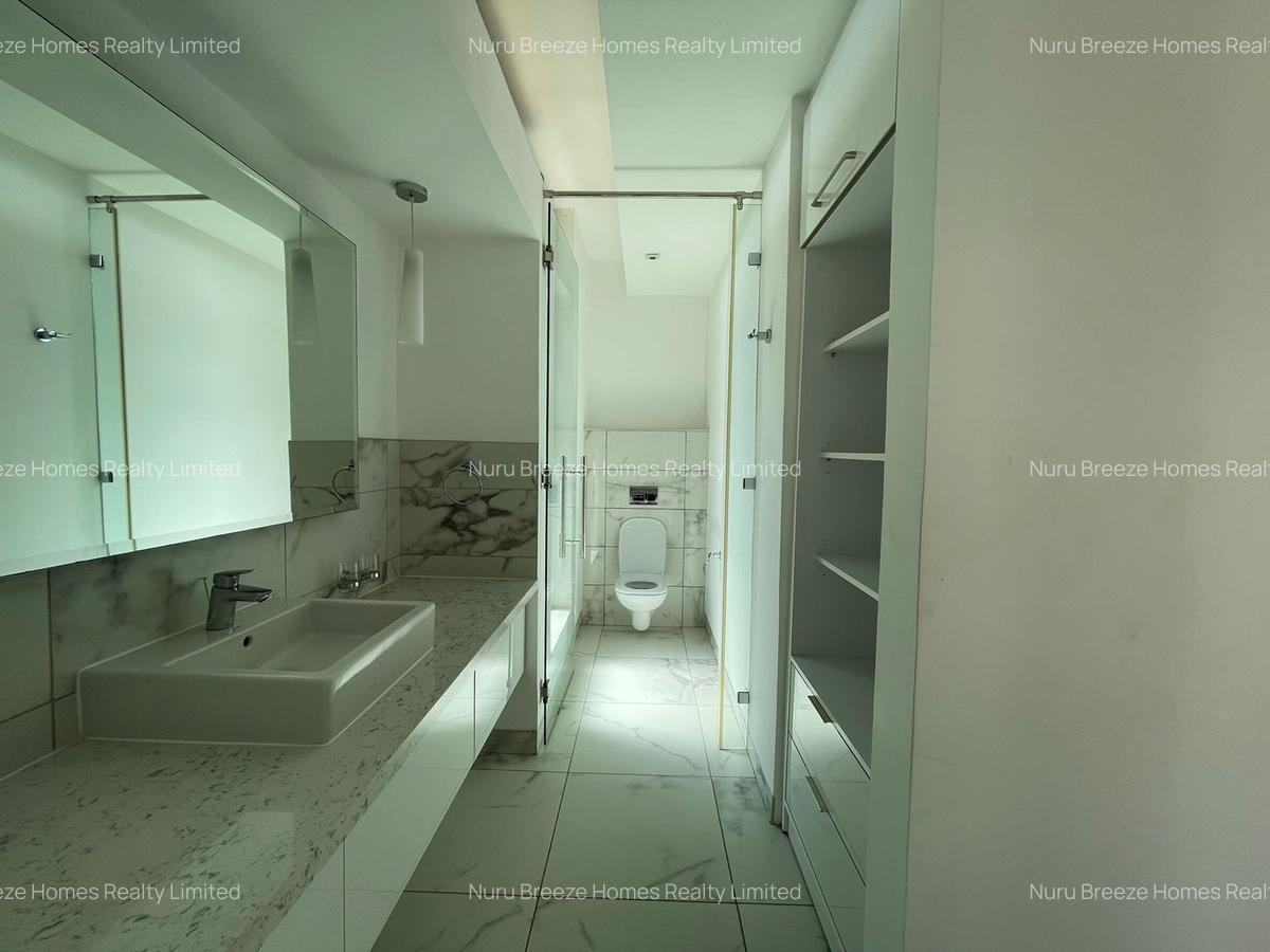 5 Bed Townhouse with En Suite in Karen - 7