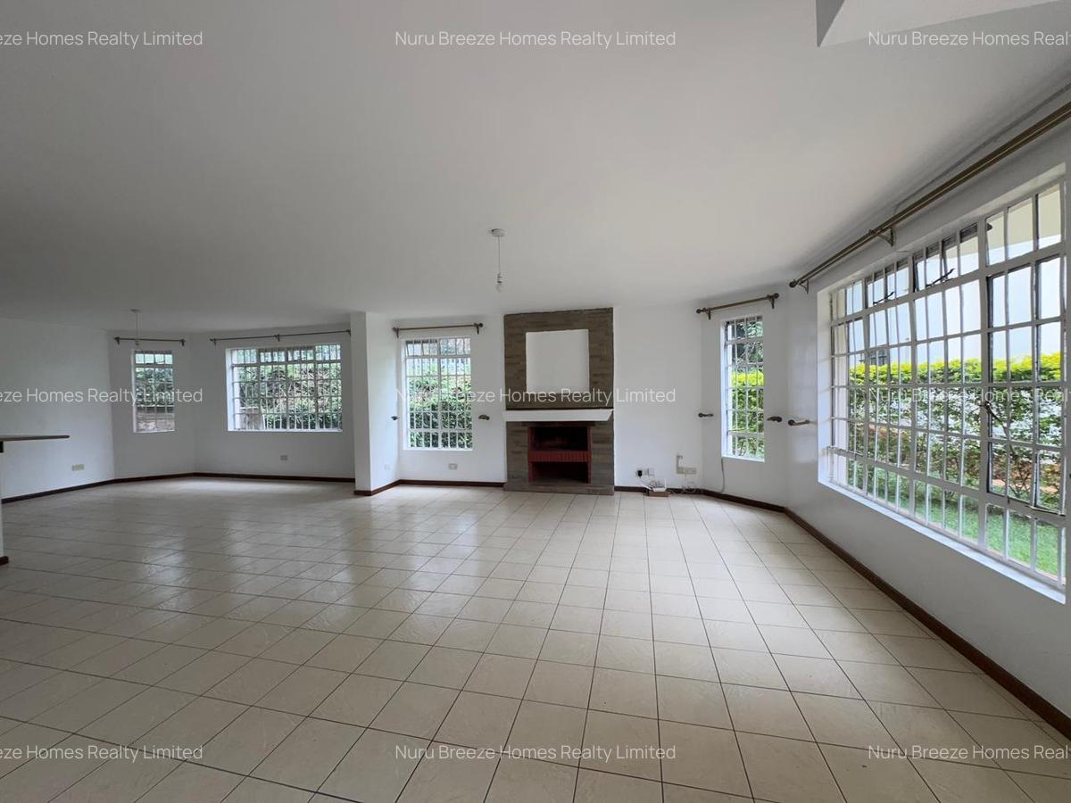 4 Bed Townhouse with En Suite in Spring Valley - 18