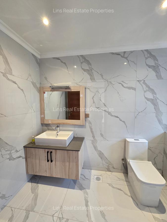 7 Bed House with En Suite in Runda - 20