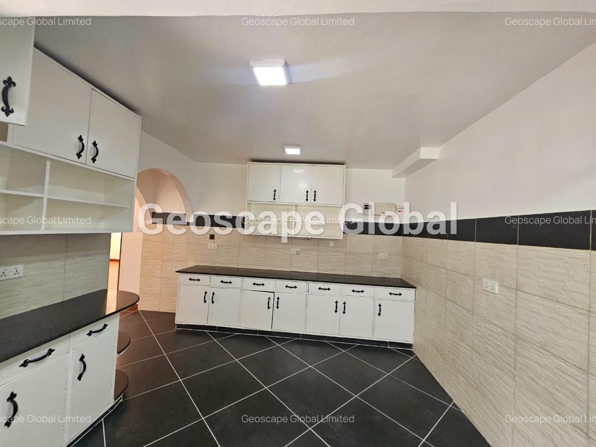 4 Bed House with En Suite in Muthaiga - 13