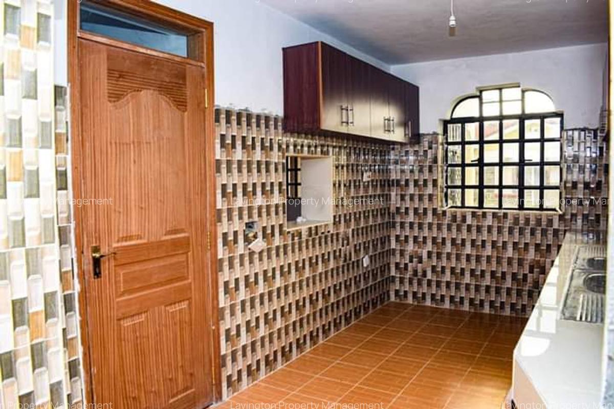 4 Bed House with En Suite at Pipeline - 5