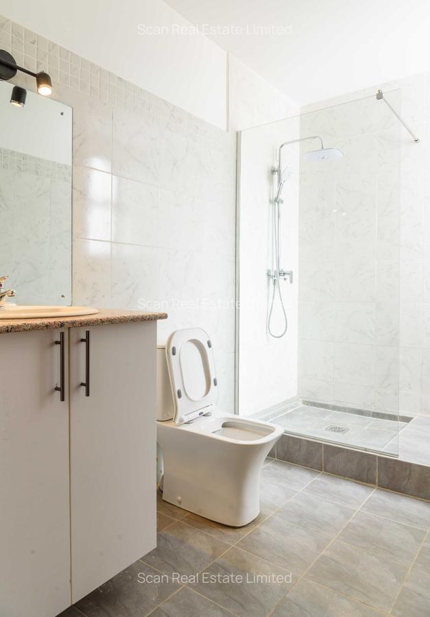 5 Bed Townhouse with En Suite at Pridelands - 6