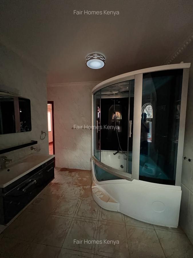 5 Bed Townhouse with En Suite at Othaya Road - 8