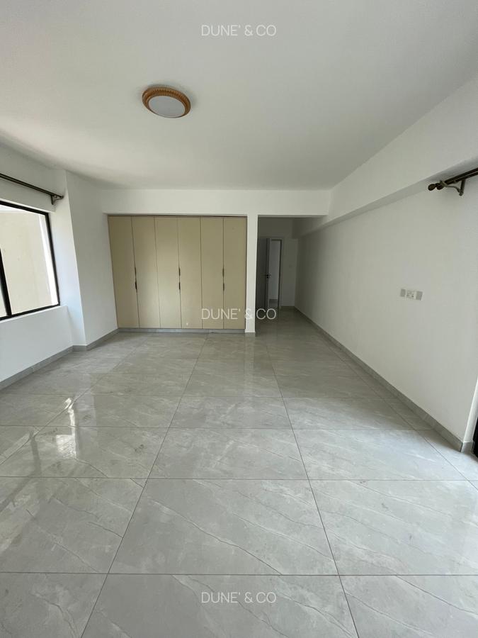 3 Bed Apartment with En Suite in Westlands Area - 17