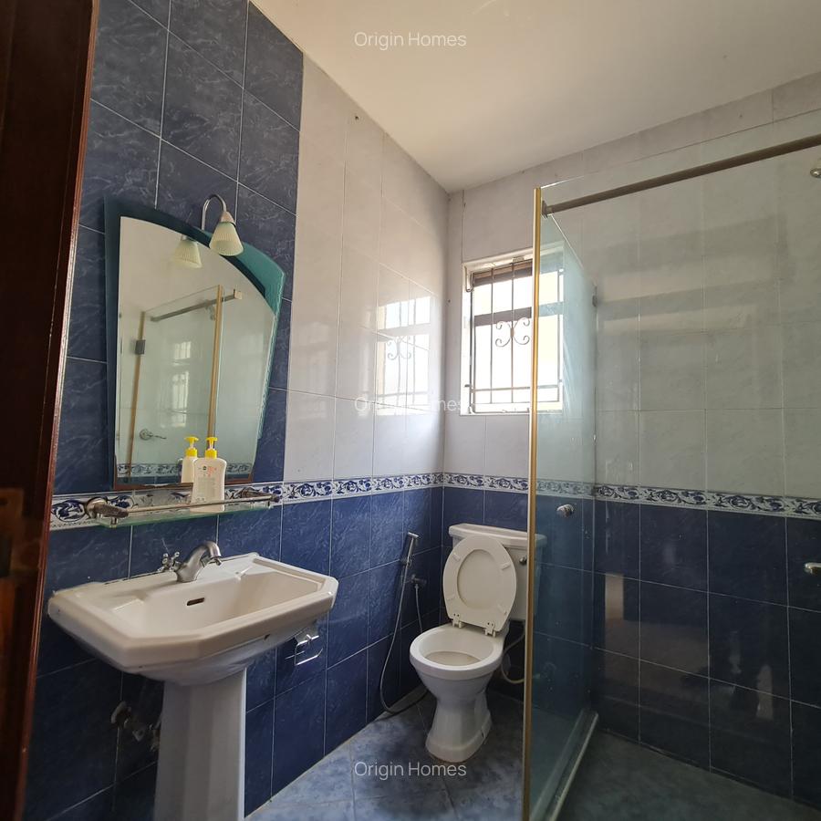 4 Bed Townhouse with En Suite at Brookside - 6