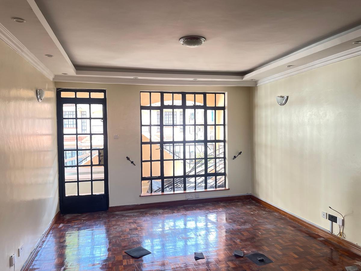 5 Bed Townhouse with En Suite in Lavington - 7