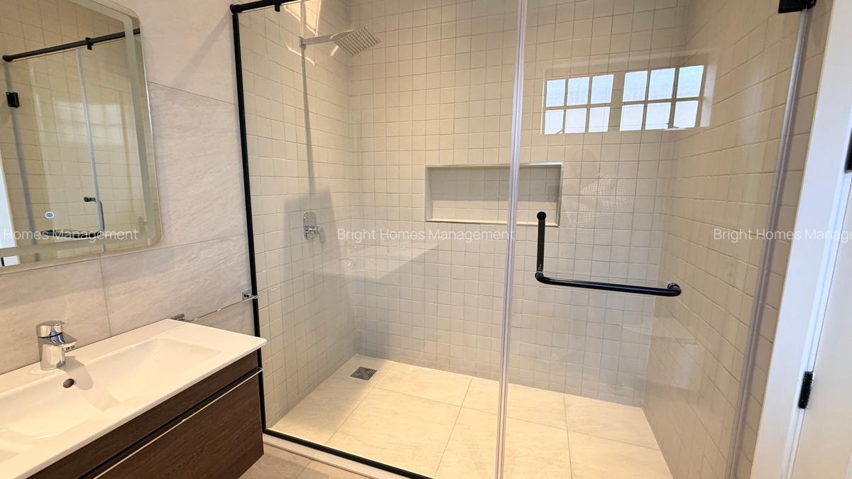 4 Bed Townhouse with En Suite in Westlands Area - 15