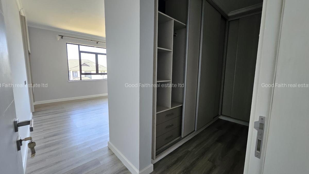 5 Bed Villa with En Suite in Kiambu Road - 11