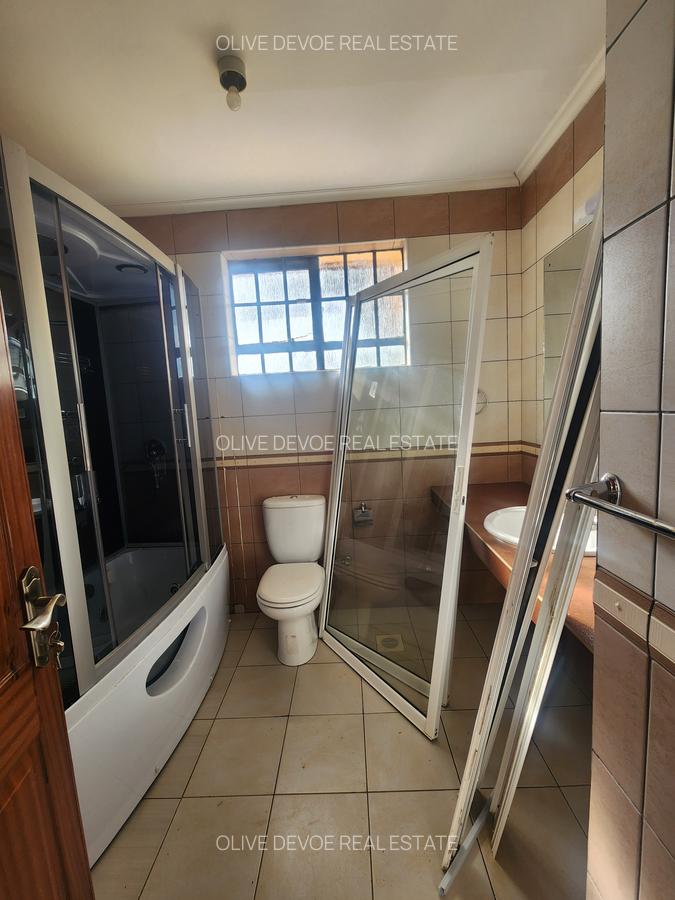 4 Bed Townhouse with En Suite in Lavington - 6