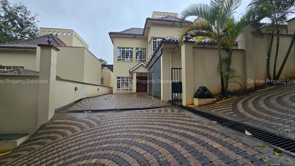 4 Bed Villa with En Suite in Kyuna - 2