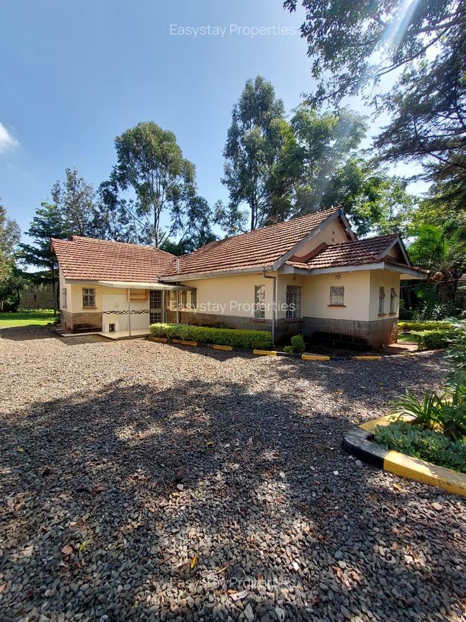 3 Bed House with En Suite in Lavington - 4