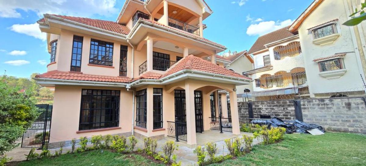 5 Bed Townhouse with En Suite in Lavington - 4