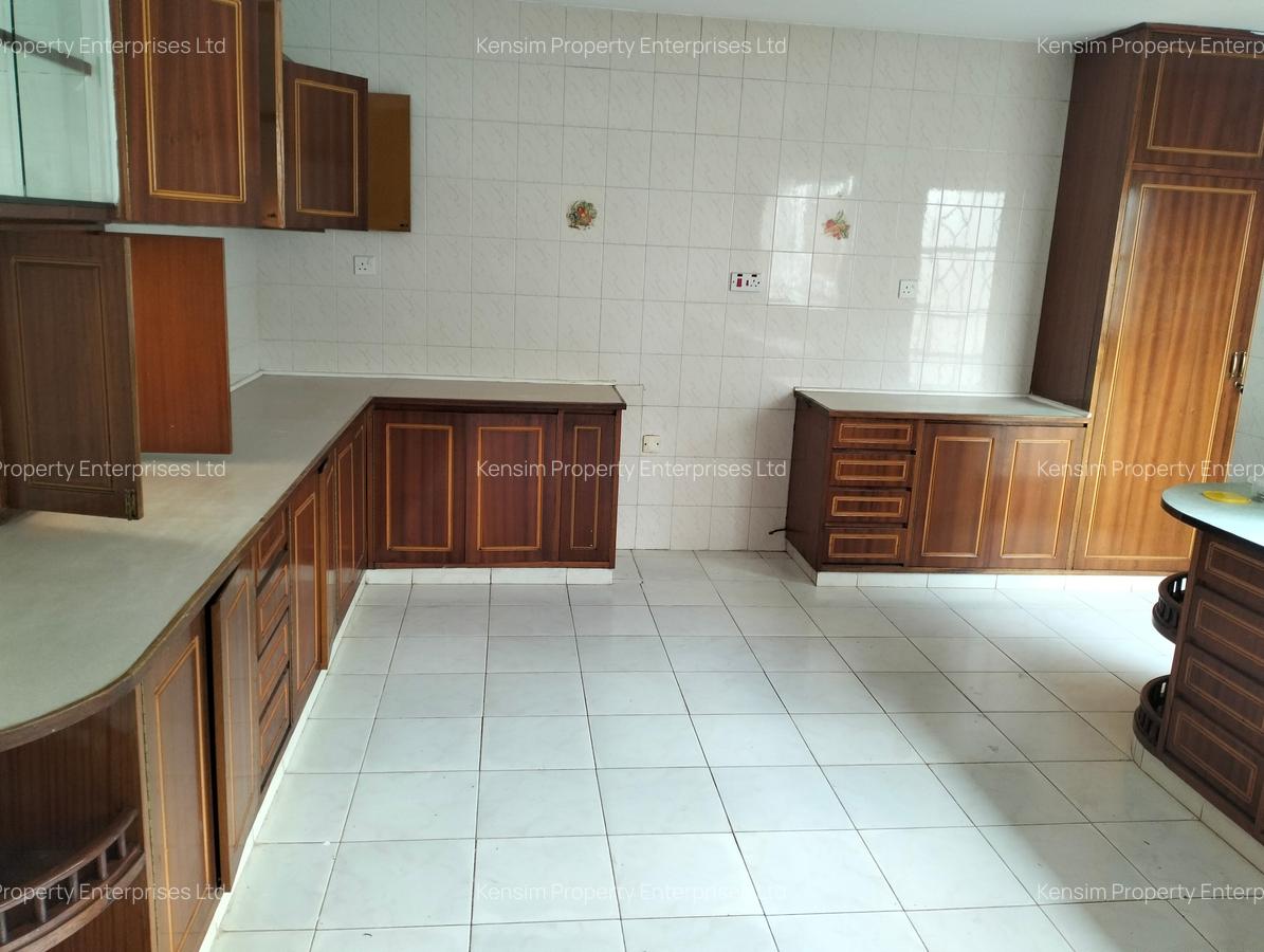 4 Bed Townhouse with En Suite in Lavington - 7