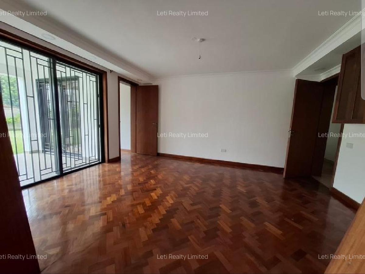 6 Bed Townhouse with En Suite in Lavington - 6