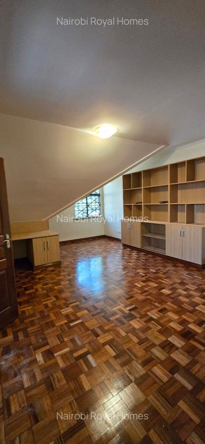 5 Bed Townhouse with En Suite at Lavington Road - 20