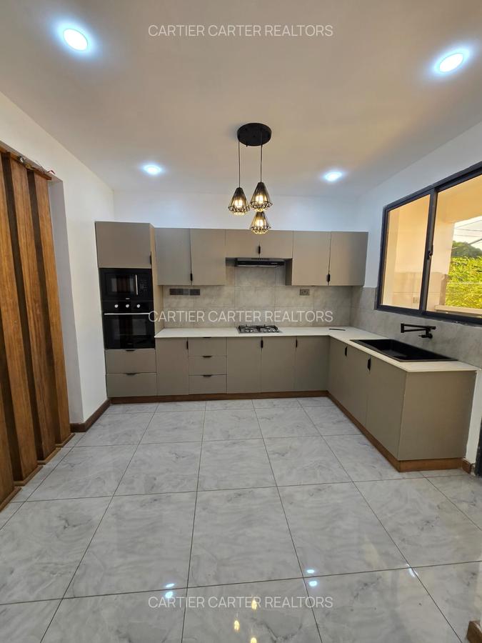 Serviced 3 Bed Apartment with En Suite in Nyali Area - 6