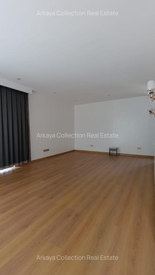 5 Bed Townhouse with En Suite in Lavington - 12