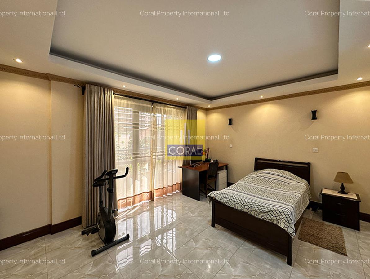 4 Bed Apartment with Swimming Pool in Parklands - 12