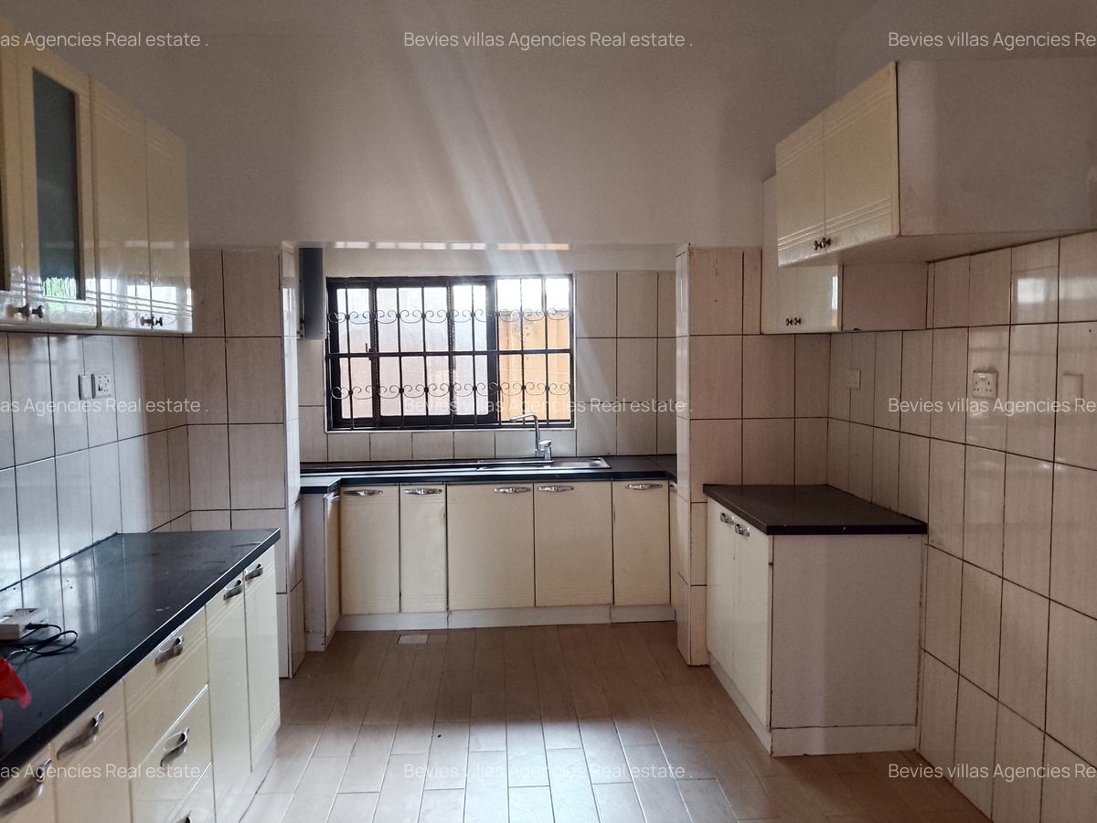 5 Bed Townhouse with En Suite at Parklands - 9