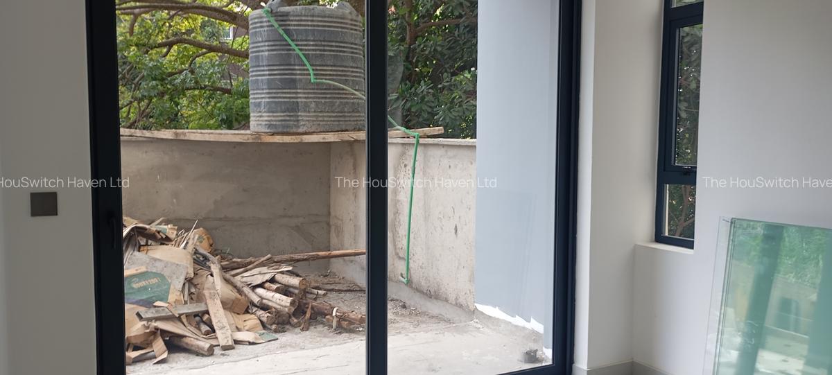 2 Bed Apartment with En Suite at Brookside - 6