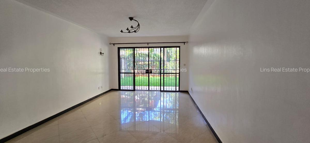 4 Bed Townhouse with En Suite in Brookside - 6