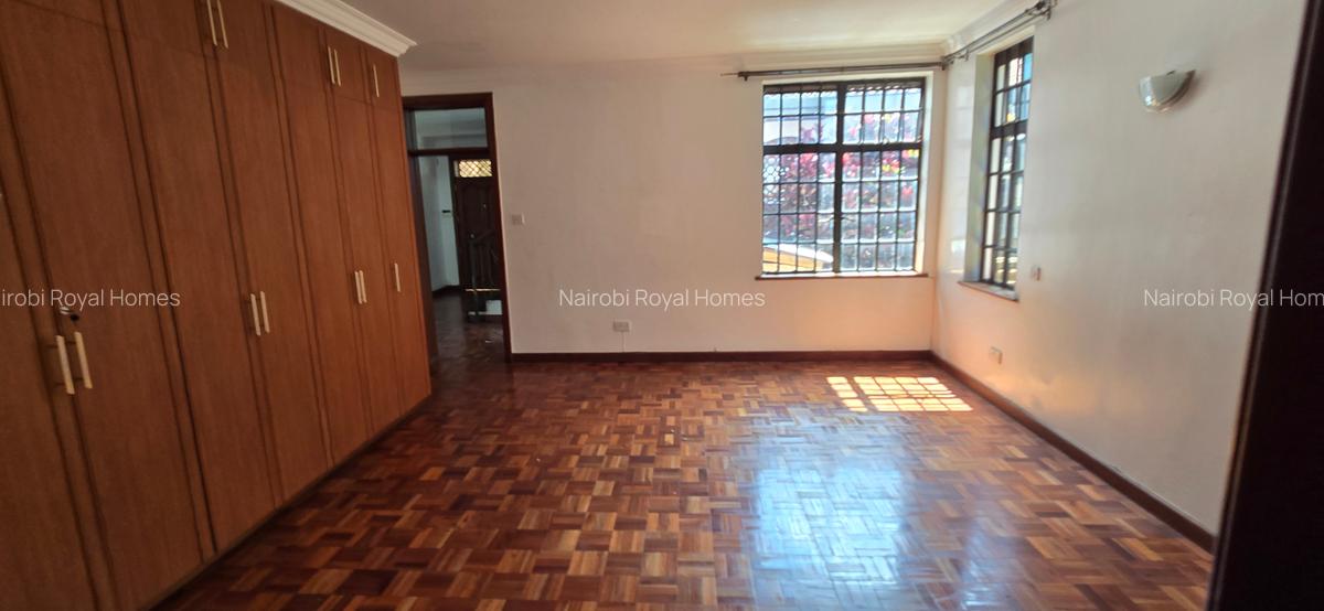 4 Bed Townhouse with En Suite at Lavington Green - 20