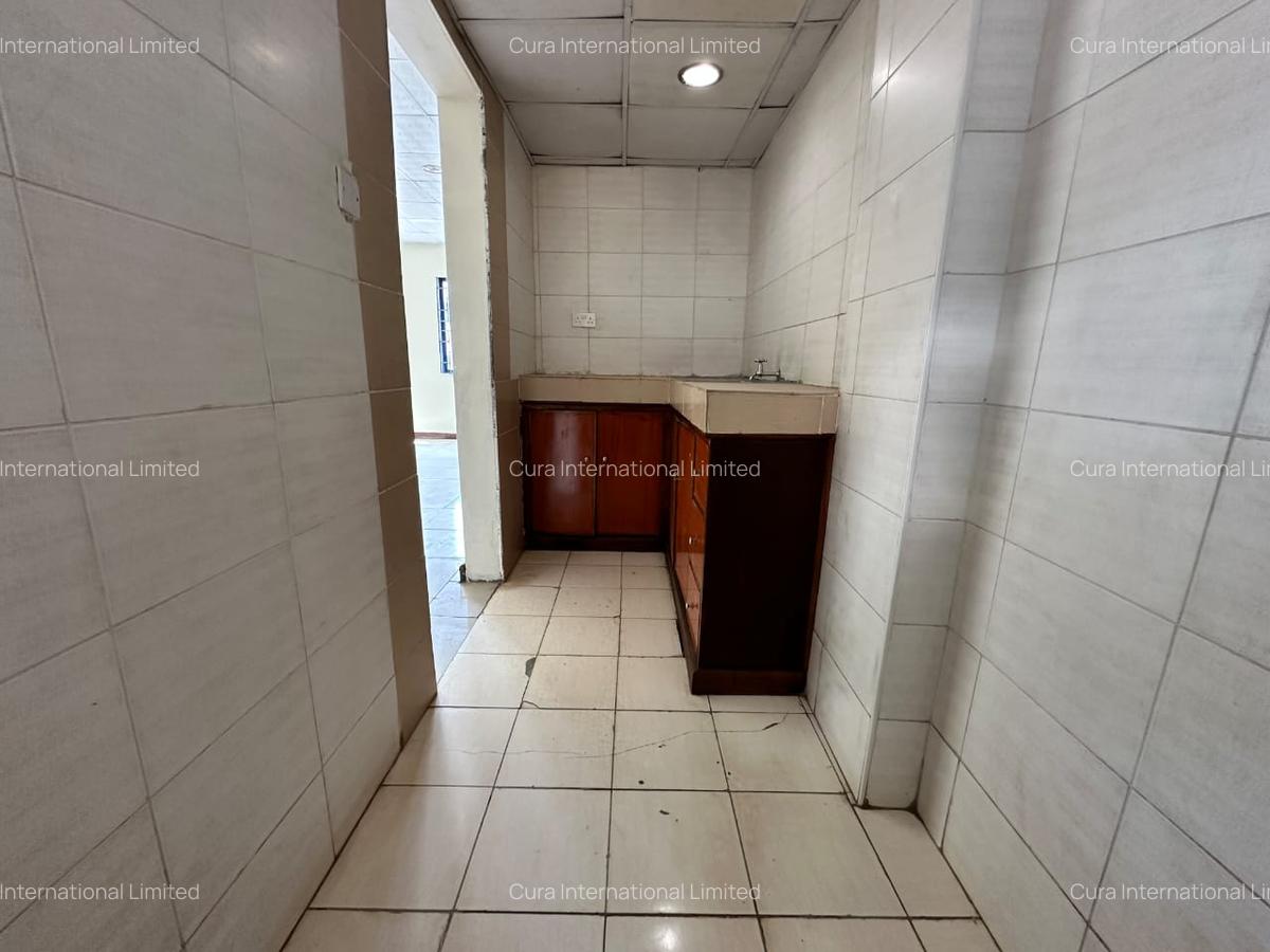 9,000 ft² Warehouse in Syokimau - 11