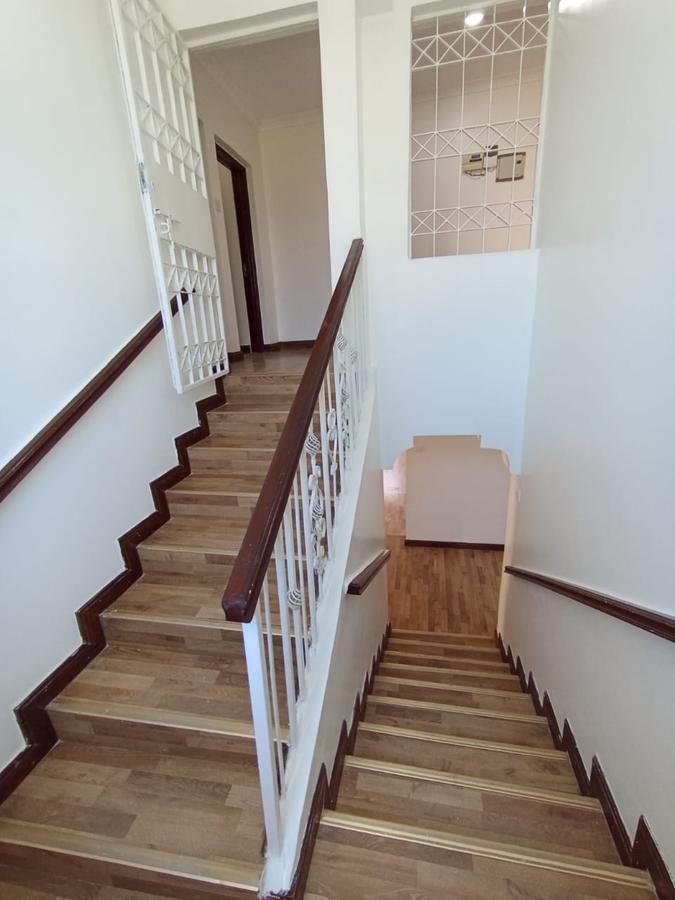 4 Bed Townhouse with En Suite at Muigai - 12