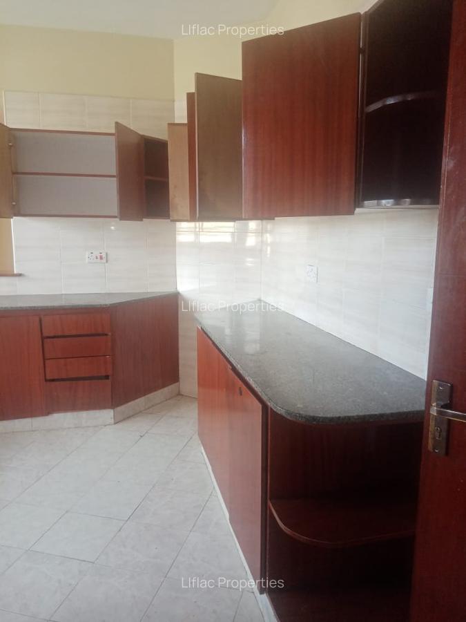 4 Bed Apartment with En Suite at Dennis Pritt - 9