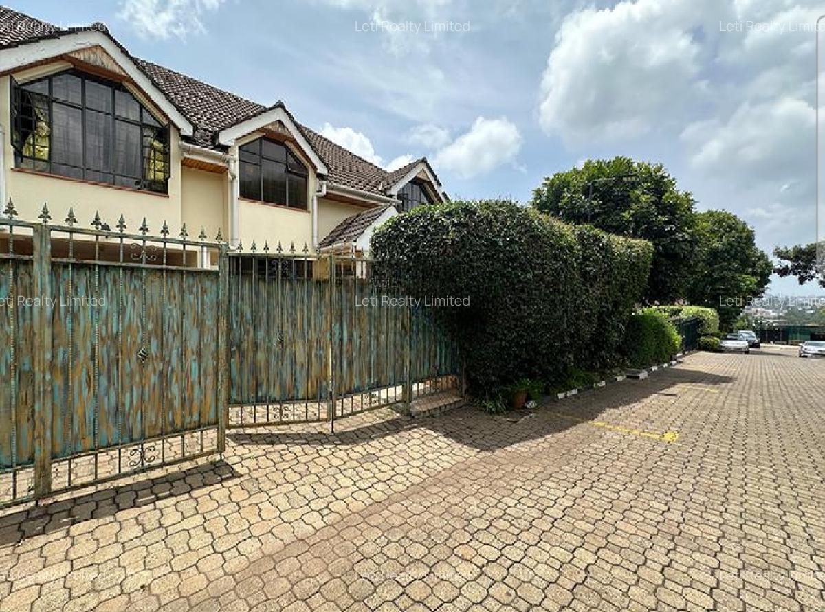 5 Bed Townhouse with En Suite in Lavington - 1