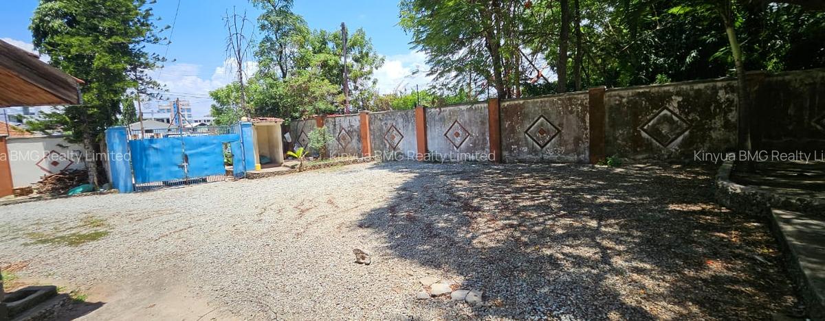 Commercial Property with Service Charge Included at Links Road - 5