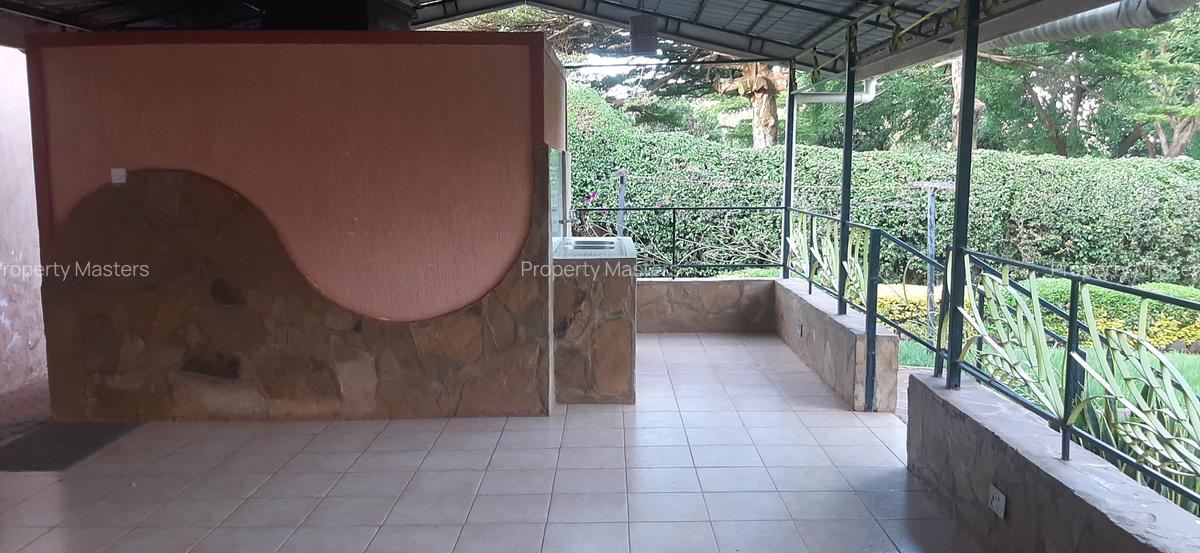 5 Bed House with En Suite at Duom Palm Street - 14